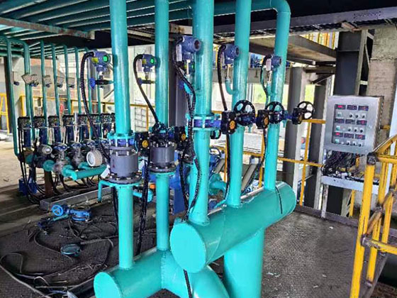 Mould and secondary cooling water distribution