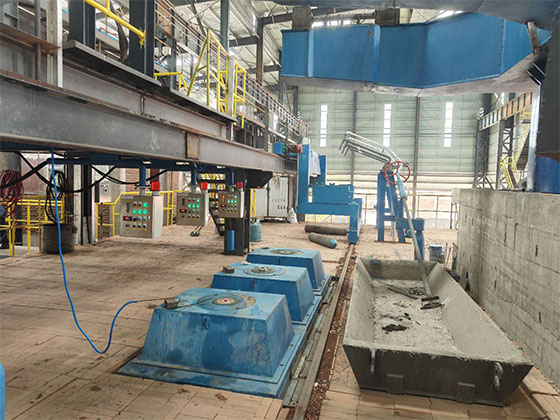 Main operation platform for caster