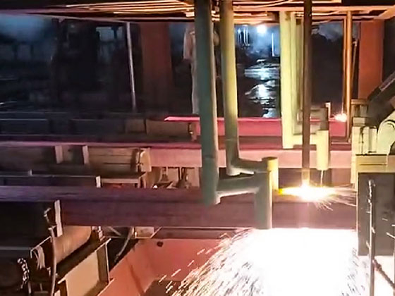 Flame cutting for continuous caster